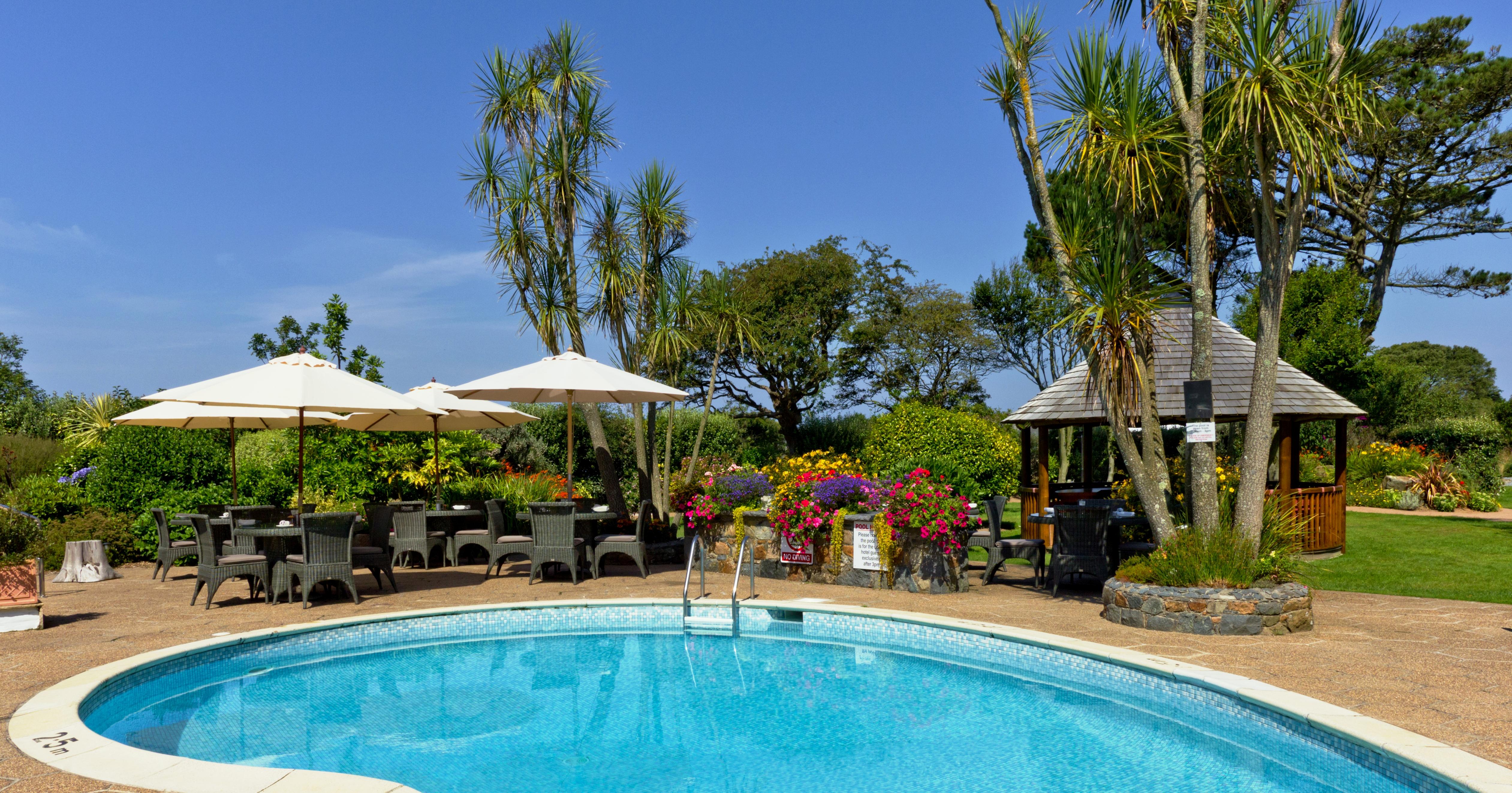 The Farmhouse Hotel And Restaurant Saint Saviour Servizi foto