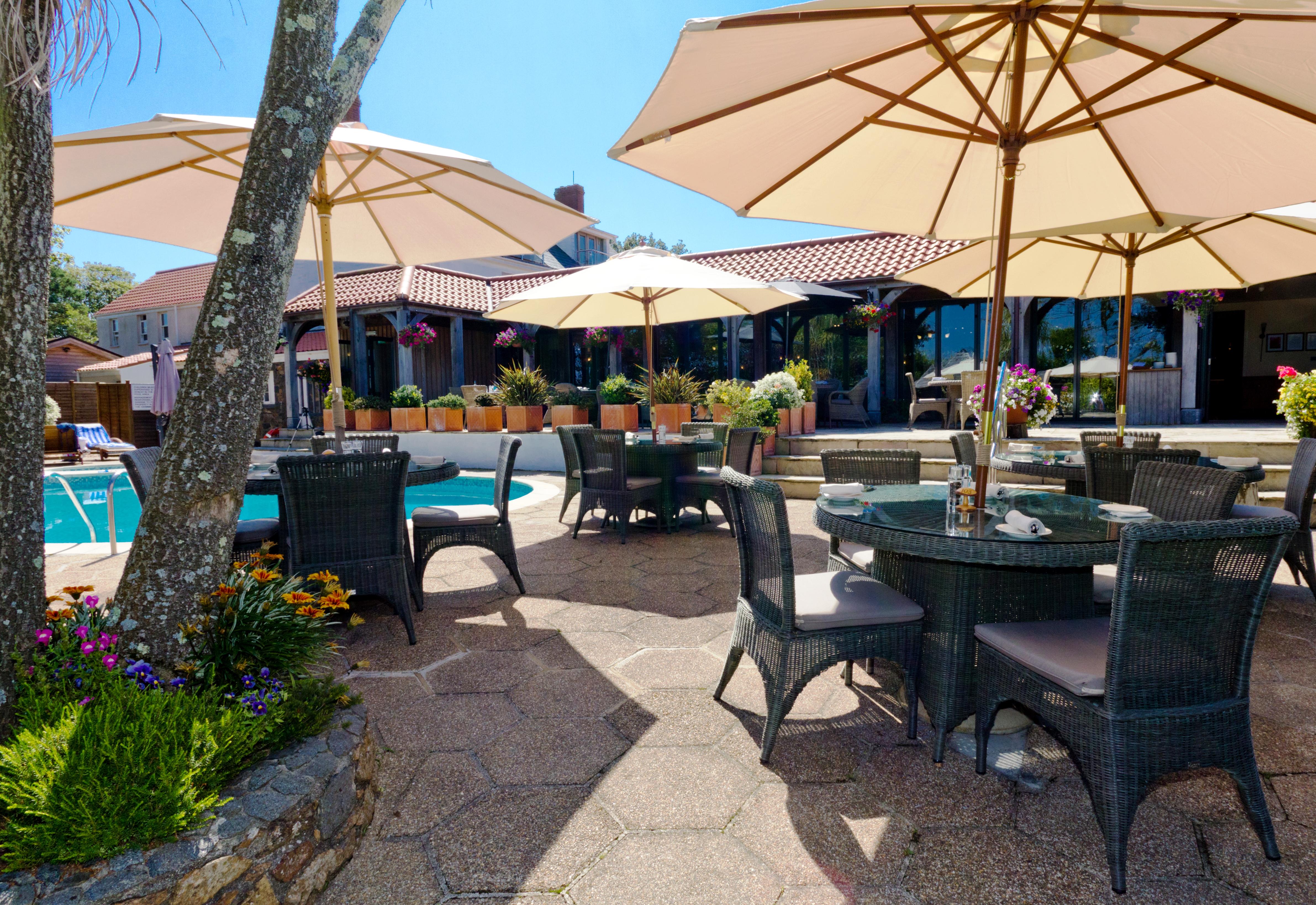 The Farmhouse Hotel And Restaurant Saint Saviour Esterno foto