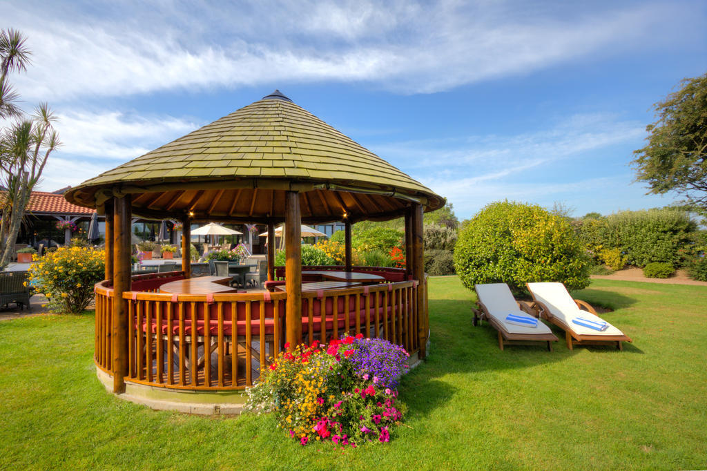 The Farmhouse Hotel And Restaurant Saint Saviour Servizi foto